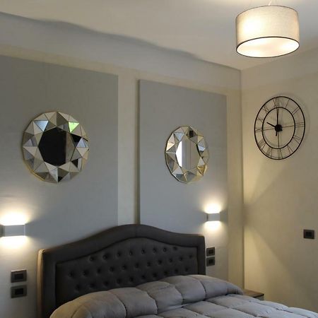 Villa Martina Luxury Rooms Дезенцано-дель-Гарда Экстерьер фото