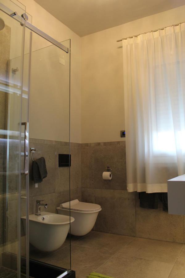 Villa Martina Luxury Rooms Дезенцано-дель-Гарда Экстерьер фото