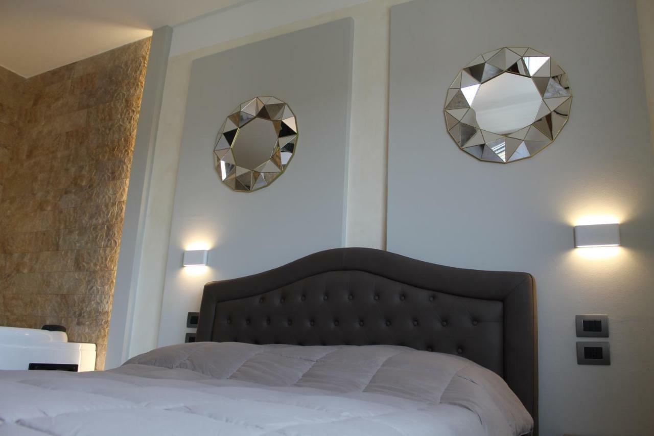 Villa Martina Luxury Rooms Дезенцано-дель-Гарда Экстерьер фото
