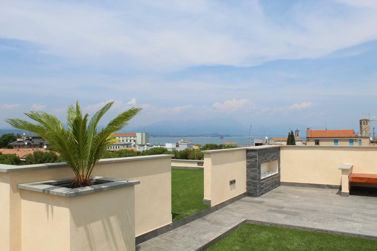 Villa Martina Luxury Rooms Дезенцано-дель-Гарда Экстерьер фото